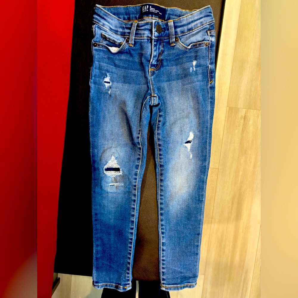 GAP little girl’s distressed skinny jeans